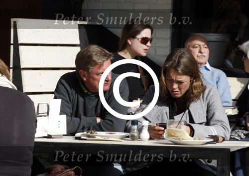 Amsterdam 22 maart 2011
Knut Jacobsen de ex man van Mariska v Kolck met zijn nieuwe vriendin op terras.
Peter Smulders bv