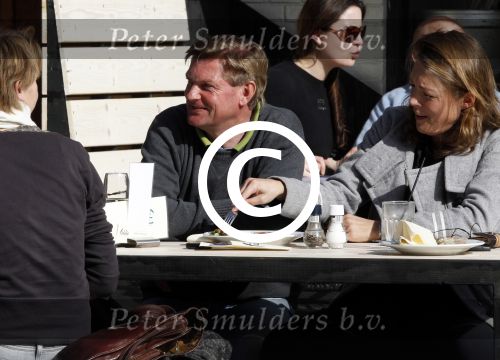Amsterdam 22 maart 2011
Knut Jacobsen de ex man van Mariska v Kolck met zijn nieuwe vriendin op terras.
Peter Smulders bv