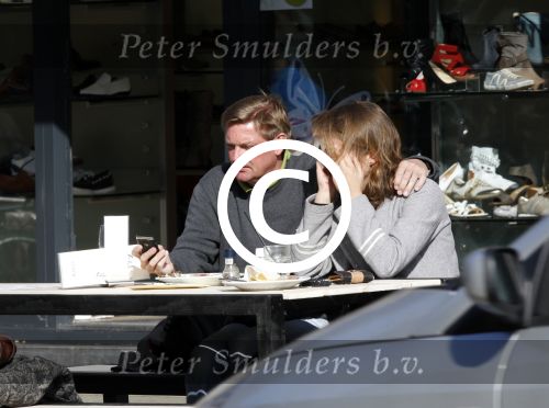 Amsterdam 22 maart 2011
Knut Jacobsen de ex man van Mariska v Kolck met zijn nieuwe vriendin op terras.
Peter Smulders bv