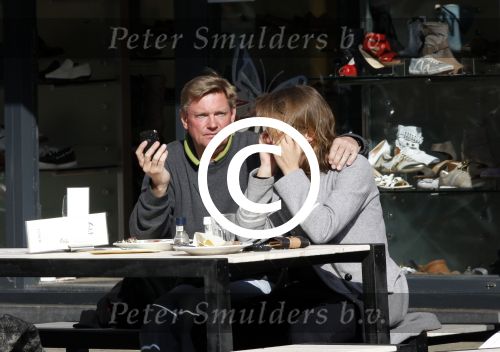 Amsterdam 22 maart 2011
Knut Jacobsen de ex man van Mariska v Kolck met zijn nieuwe vriendin op terras.
Peter Smulders bv