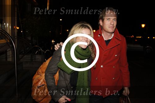 Amsterdam 22 maart 2011
Jort kelder en Lauren Verster voor het eerst samen op de foto. Ze vertrokken vanaf het huis van lauren om in de stad iets te gaan eten.
Peter Smulders bv