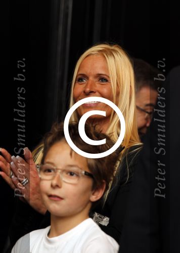 Utrecht 30 maart 2011
Presentatie nieuwe cd van Frans Bauer. Zijn vader en moeder en Mariska met zoon Christiaan zijn aanwezig.
Peter Smulders bv