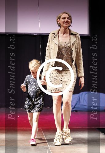 Amsterdam 13 april 2011
Mama van het jaar verkiezing in Panama.Mirjam Sterk met kinderen
Peter Smulders bv