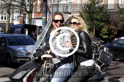 Amsterdam 27 maart 2011
Nicolette v Dam  met i hate paparazzi t shirt aan.
Peter Smulders bv