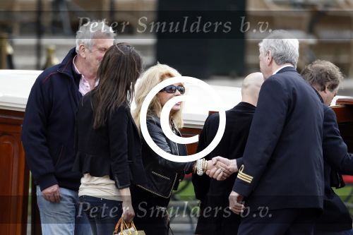 Amsterdam 7 april 2011
Surprise feestje voor Patricia Paay haar 62e verjaardag bij het Hilton hotel.
oa aanwezig haar vader en moeder vriend Nicky v Dam schoonvader zus Yvonne Keeley met dochter en John en Loes v Katwijk. Ze varen met boot door de grachten.
Peter Smulders bv
Peter Smulders bv