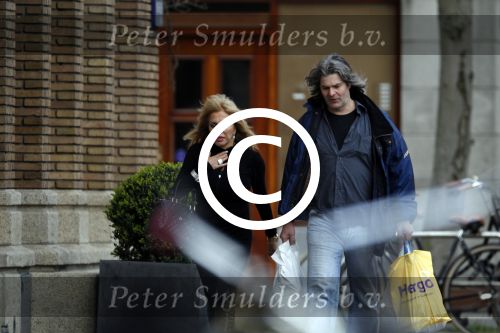 Amsterdam 31 maart 2011
Patricia Paay doet met een vriend boodschappen.
Peter Smulders bv