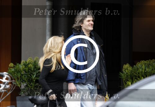 Amsterdam 31 maart 2011
Patricia Paay doet met een vriend boodschappen.
Peter Smulders bv