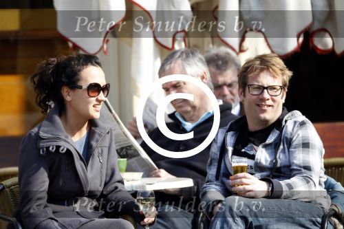Amsterdam 29 maart 2011
Patrick Lodiers heeft het gezellig op terras met een dame.
Peter Smulders bv