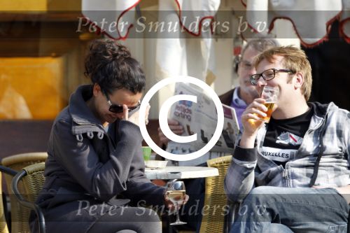 Amsterdam 29 maart 2011
Patrick Lodiers heeft het gezellig op terras met een dame.
Peter Smulders bv