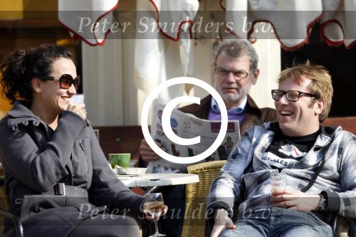 Amsterdam 29 maart 2011
Patrick Lodiers heeft het gezellig op terras met een dame.
Peter Smulders bv