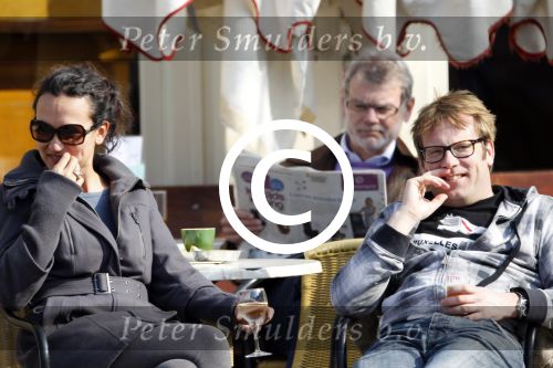 Amsterdam 29 maart 2011
Patrick Lodiers heeft het gezellig op terras met een dame.
Peter Smulders bv