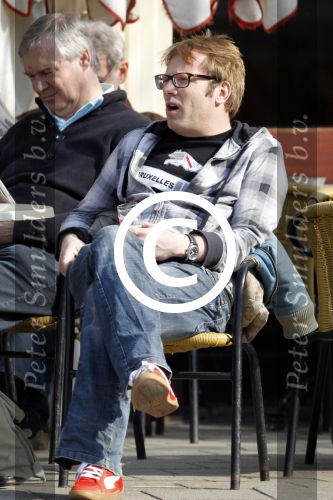 Amsterdam 29 maart 2011
Patrick Lodiers heeft het gezellig op terras met een dame.
Peter Smulders bv