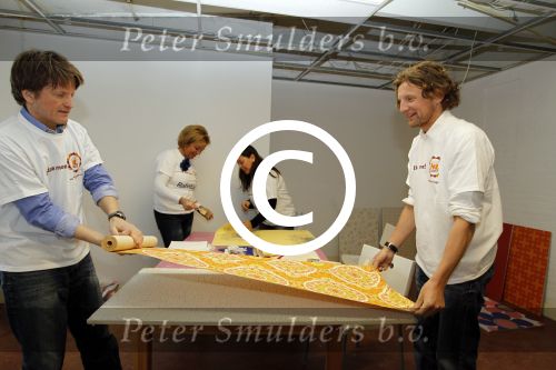 Arnhem 18 maart 2011
Koningin Beatrix Prins Bernhard jr Prins Pieter Christiaan en prinses Annette schilderen voor NL doet.
Peter Smulders bv