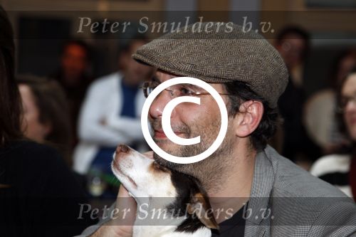 Amsterdam 29 maart 2011
Presentatie nieuwe boek Marian Mudder. Gooische Frieten ( Cynthia Abma en Annemieke Aalderink Bakker) reiken het ereste boek uit. Roeland Fernhout met hond en een vriendin
Peter Smulders bv