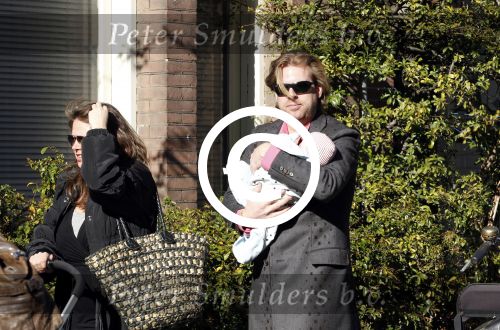Amsterdam 19 maart 2011
Rutger Castricum met vriendin en baby op terras in Amsterdam.
Peter Smulders bv