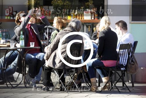 Amsterdam 19 maart 2011
Rutger Castricum met vriendin en baby op terras in Amsterdam.
Peter Smulders bv