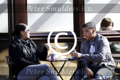 Amsterdam 23 maart 2011
Shanna Breukhoven met vriendje op terras.
Peter Smulders bv
