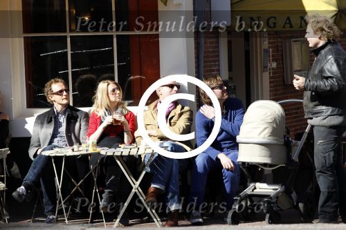 Amsterdam 19 maart 2011
Susan Smit met vriend en baby achter de kinderwagen en op terras.
Peter Smulders bv