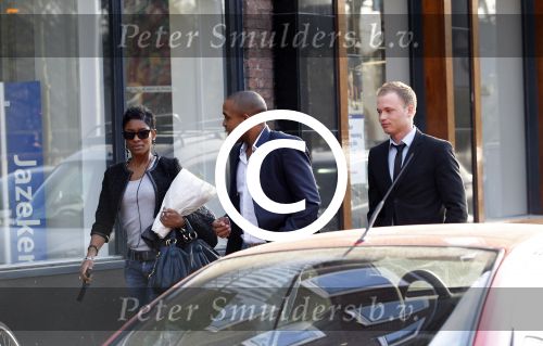 Amsterdam 24 maart 2011
Sylvana Simons met vrienden op de pc hooftstraat.
Peter Smulders bv