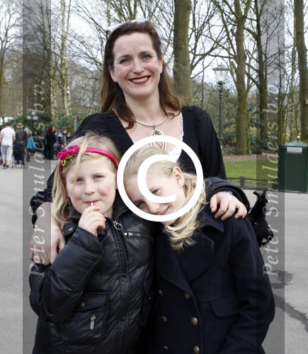 Kaatsheuvel 20 maart 2011
Relaties van Princess in de efteling. Vrouw Toine v peperstraten met dochter en vriendinnetje
Peter Smulders bv