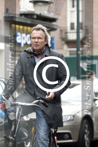 Amsterdam 1 april 2011
Tom Egbers op de fiets
Peter Smulders bv