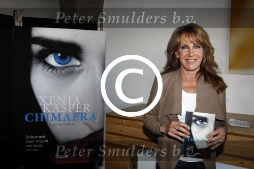 Amsterdam 24 maart 2011
Presentatie nieuwe boek Xenia Kasper waarbij aanwezig zijn Linda de Mol Bridget Maasland Jeroen v Koningsbrugge ( met vrouw) irene Moors en Manuela Kemp.
Peter Smulders bv