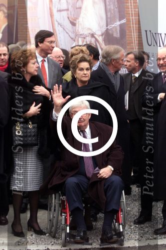 Breukelen 28 maart 2001
Opening van het Albert Heyn gebouw op Neyenrode.
Neelie Kroes en Bram Peper

Foto Peter Smulders bv