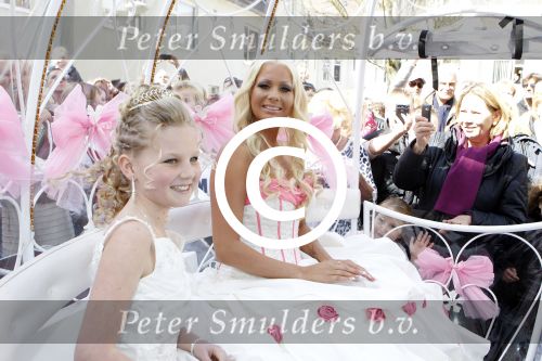 Scheveningen en Den Haag 1 april 2012
Trouwen Samantha de Jong ( Barbie uit oh oh Cherso) en Michael v d Plas.
Peter Smulders bv