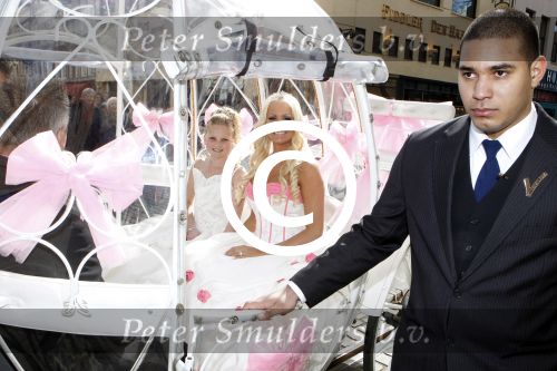 Scheveningen en Den Haag 1 april 2012
Trouwen Samantha de Jong ( Barbie uit oh oh Cherso) en Michael v d Plas.
Peter Smulders bv