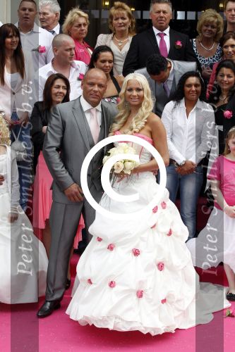 Scheveningen en Den Haag 1 april 2012
Trouwen Samantha de Jong ( Barbie uit oh oh Cherso) en Michael v d Plas.
Peter Smulders bv