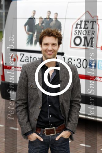 Huizen 4 april 2012
Bas Muijs presenteert het SBS6 programma het snoer om.
Peter Smulders bv