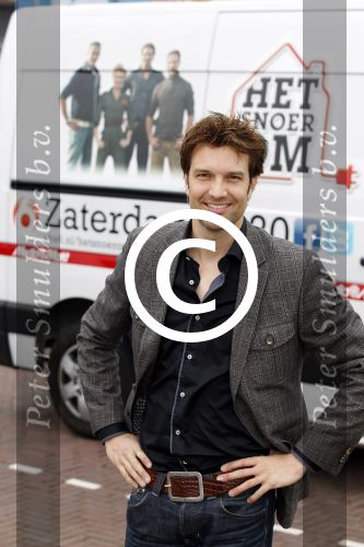 Huizen 4 april 2012
Bas Muijs presenteert het SBS6 programma het snoer om.
Peter Smulders bv