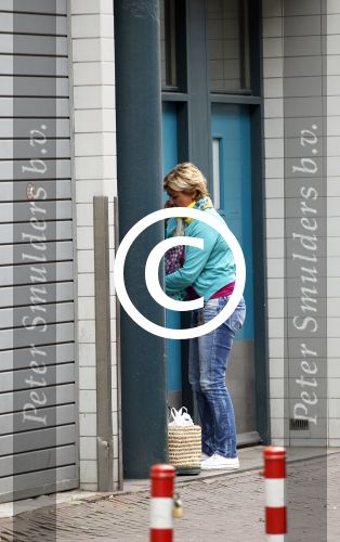 Amsterdam 29 maart 2012
Caroline Tensen op weg naar het appartement van Peter Gallas in de pijp.
Peter Smulders bv