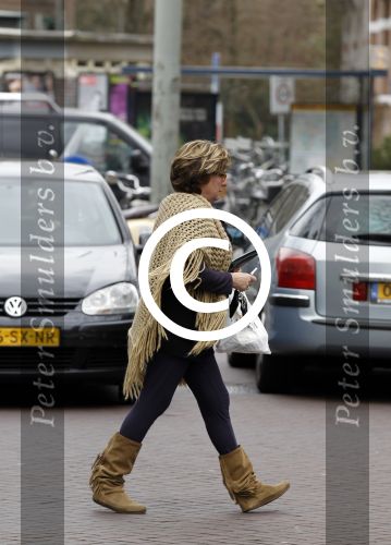 Amsterdam 29 maart 2012
Catherine Keyl doet boodschappen op de cornelis schuytstraat.
Peter Smulders bv