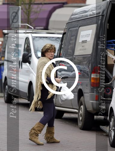 Amsterdam 29 maart 2012
Catherine Keyl doet boodschappen op de cornelis schuytstraat.
Peter Smulders bv