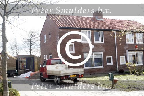 Slootdorp 12 en 13 april 2012
Constanza Breukhoven en haar man Mohammed en kinderen Soraiya en Semmy wonen sinds deze week in het friese dorp Slootdorp.
Peter Smulders bv
