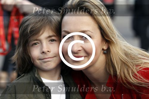 Amsterdam 27 maart 2012
Premiere cirque du Soleil bij de amsterdam Arena. Cynthia Abma met zoon
Peter Smulders bv