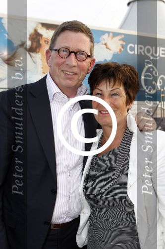 Amsterdam 27 maart 2012
Premiere cirque du Soleil bij de amsterdam Arena. Dick Molman met vrouw
Peter Smulders bv