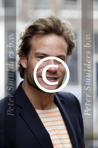 Amsterdam 29 maart 2012
Presentatie goodie bags bedrijf in hotel the grand met div bn ers. Dirk Taat
Peter Smulders bv