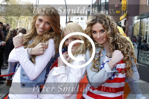 Zeist 1 april 2012
Premiere Dr Seuss in het Fiji theater in Zeist. Djumbo met Buddha to Buddha armbanden
Peter Smulders bv
