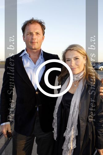 Leiden Valkenburg 25 maart 2012
500e voorstelling van Soldaat van oranje. Elle v Rijn met een kennis
Peter Smulders bv