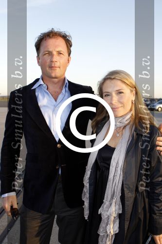Leiden Valkenburg 25 maart 2012
500e voorstelling van Soldaat van oranje. Elle v Rijn met een kennis
Peter Smulders bv
