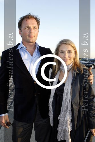 Leiden Valkenburg 25 maart 2012
500e voorstelling van Soldaat van oranje. Elle v Rijn met een kennis
Peter Smulders bv