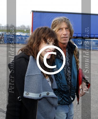 Amsterdam 27 maart 2012
Premiere cirque du Soleil bij de amsterdam Arena. Ellen ten Damme met vriend Max
Peter Smulders bv
