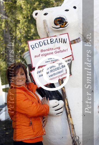 Lermoos Oostenrijk 20 en 21 maart 2012
Van der Valk ski reis met als artiesten oa Frans Bauer Willem Barth Jannes Rene Schuurmans en Grat Damen. Erna Temming
Peter Smulders bv