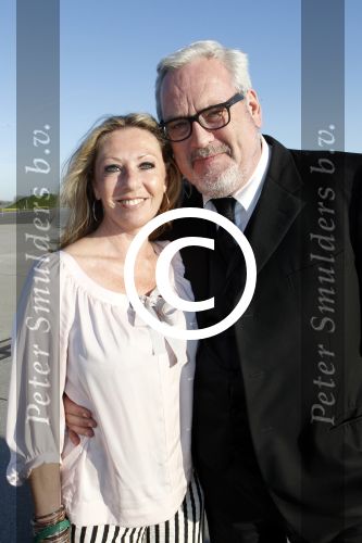 Leiden Valkenburg 25 maart 2012
500e voorstelling van Soldaat van oranje. Ernst daniel Smid met zijn vrouw
Peter Smulders bv