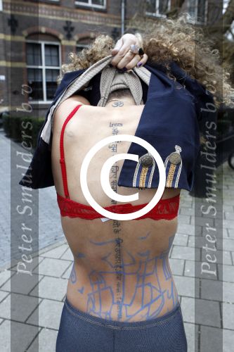 Amsterdam 10 april 2012
Presentatie kledinglijn modemeisjes bij het collegehotel. fajah Lourens met tatoo
Peter Smulders bv