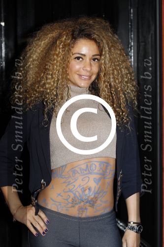 Amsterdam 10 april 2012
Presentatie kledinglijn modemeisjes bij het collegehotel. fajah Lourens met tatoo
Peter Smulders bv