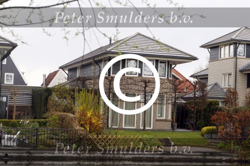 Volendam en Edam 13 april 2012
Simon Keizer en zijn vrouw Annemarie Hoek zijn vandaag in het geheim getrouwd in het stadhuis van Edam. huis Frans Hoek
Peter Smulders bv