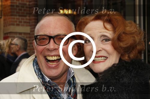 Amsterdam, 16 April 2012
Uitreiking Annie MG Smidt prijs in het Nieuwe LaMar theater
Frans Mulder met Gerrie v d Klei
Foto Peter Smulders BV